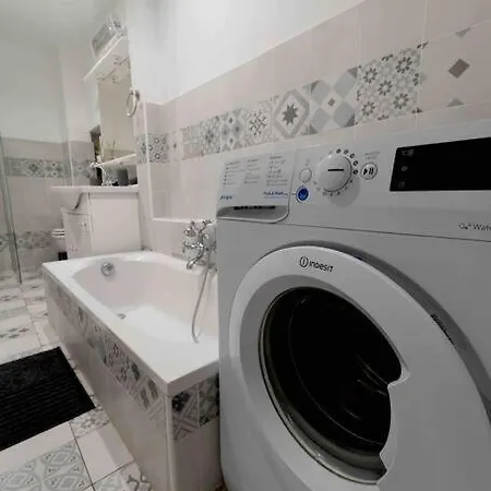 Apartment Au Coeur Du Vieux-nice 2 Pieces Proche De La *