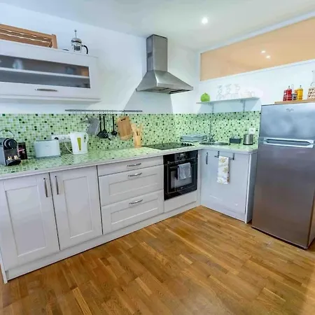 Au Coeur Du Vieux-nice 2 Pieces Proche De La 아파트